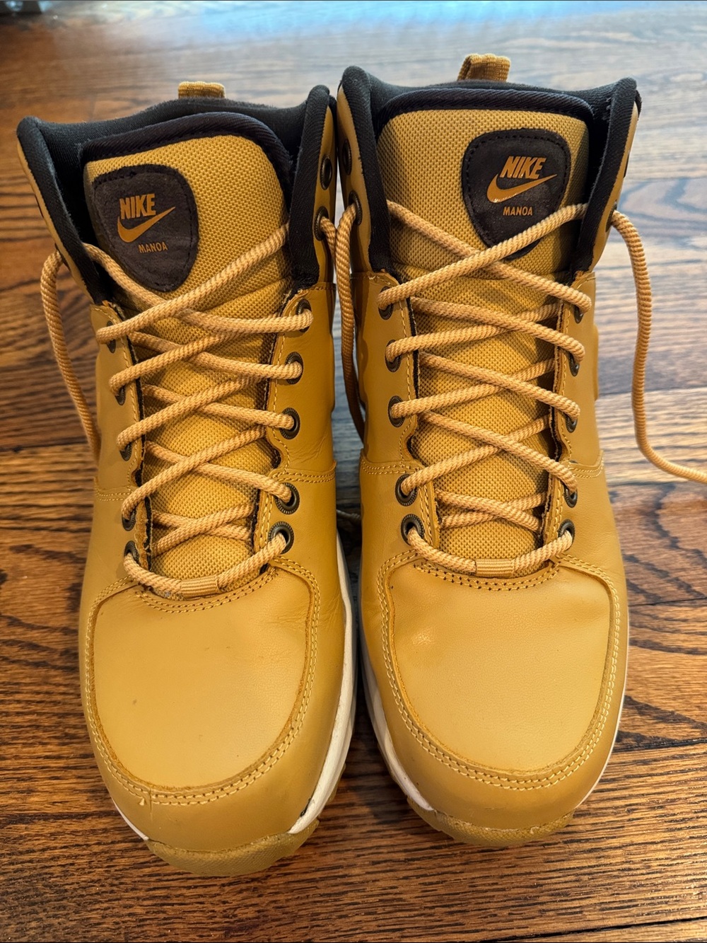 Nike Men’s Tan/Black Manoa Boots